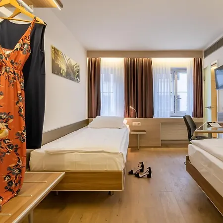 Alexander Old Town 3*