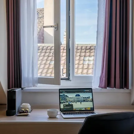Hotel Alexander Old Town 3*