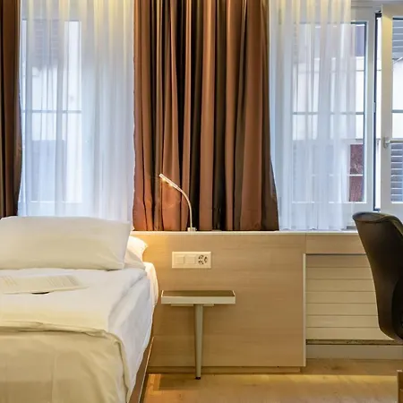 Alexander Old Town 3*
