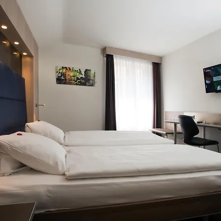 Alexander Old Town 3*