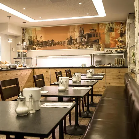 Hotel Alexander Old Town 3*