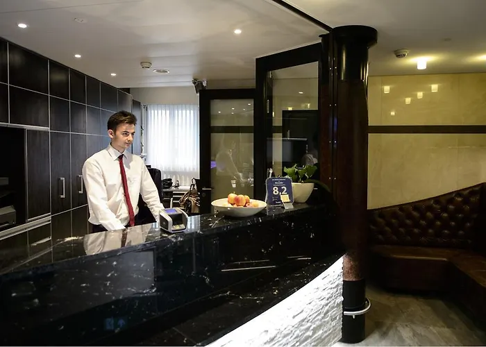 Hotel Alexander Old Town 3*