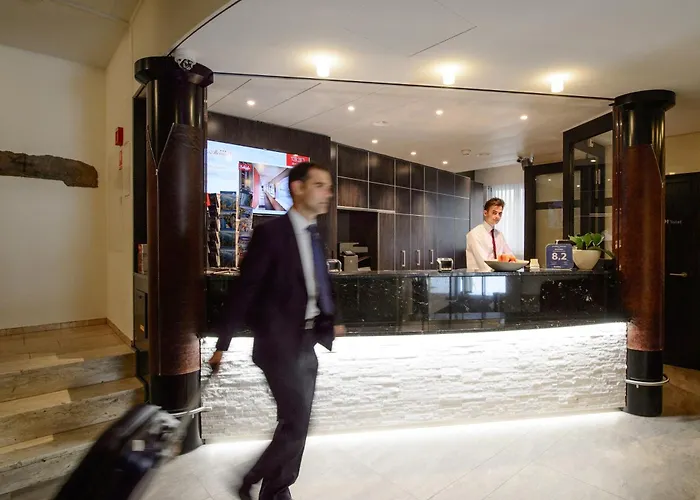 Alexander Old Town Hotel