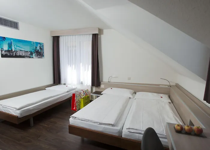 Alexander Old Town Hotel