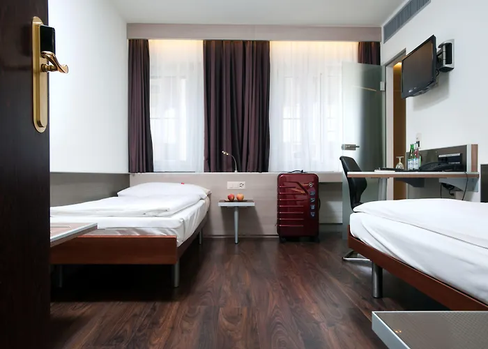 Alexander Old Town 3*