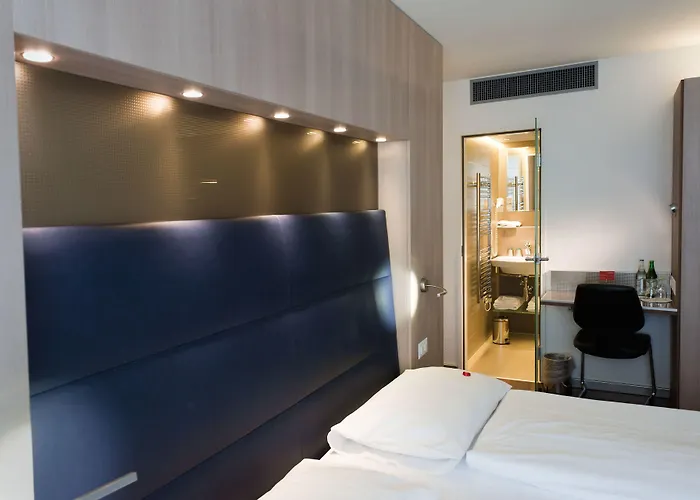 Alexander Old Town Hotel 3*