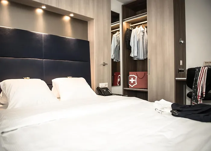 Alexander Old Town Hotel