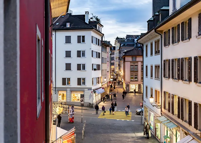 Alexander Old Town Hotel