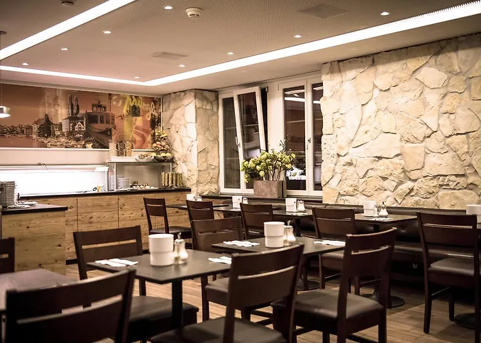 Alexander Old Town Hotel