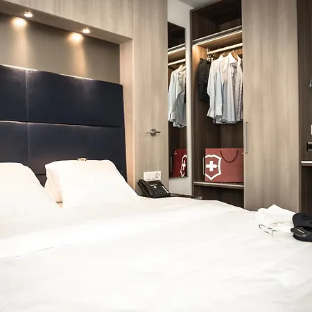 Alexander Old Town Hotel