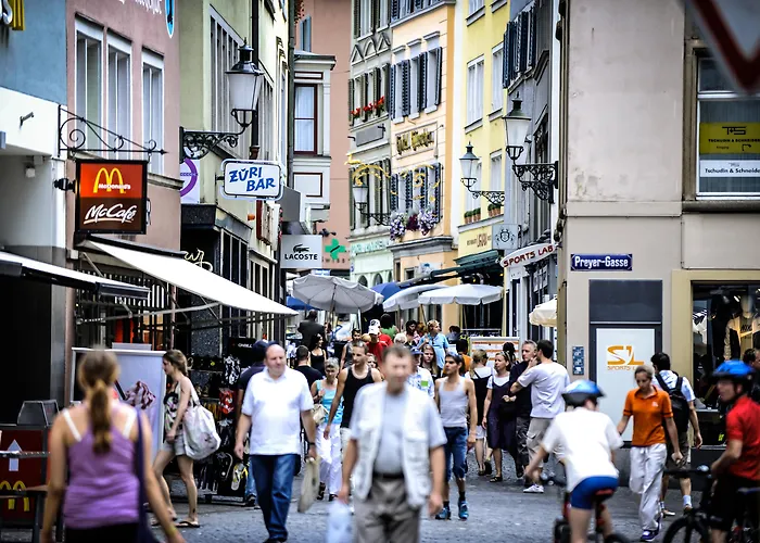 Alexander Old Town מלון 3*