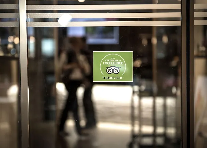 Alexander Old Town מלון 3*